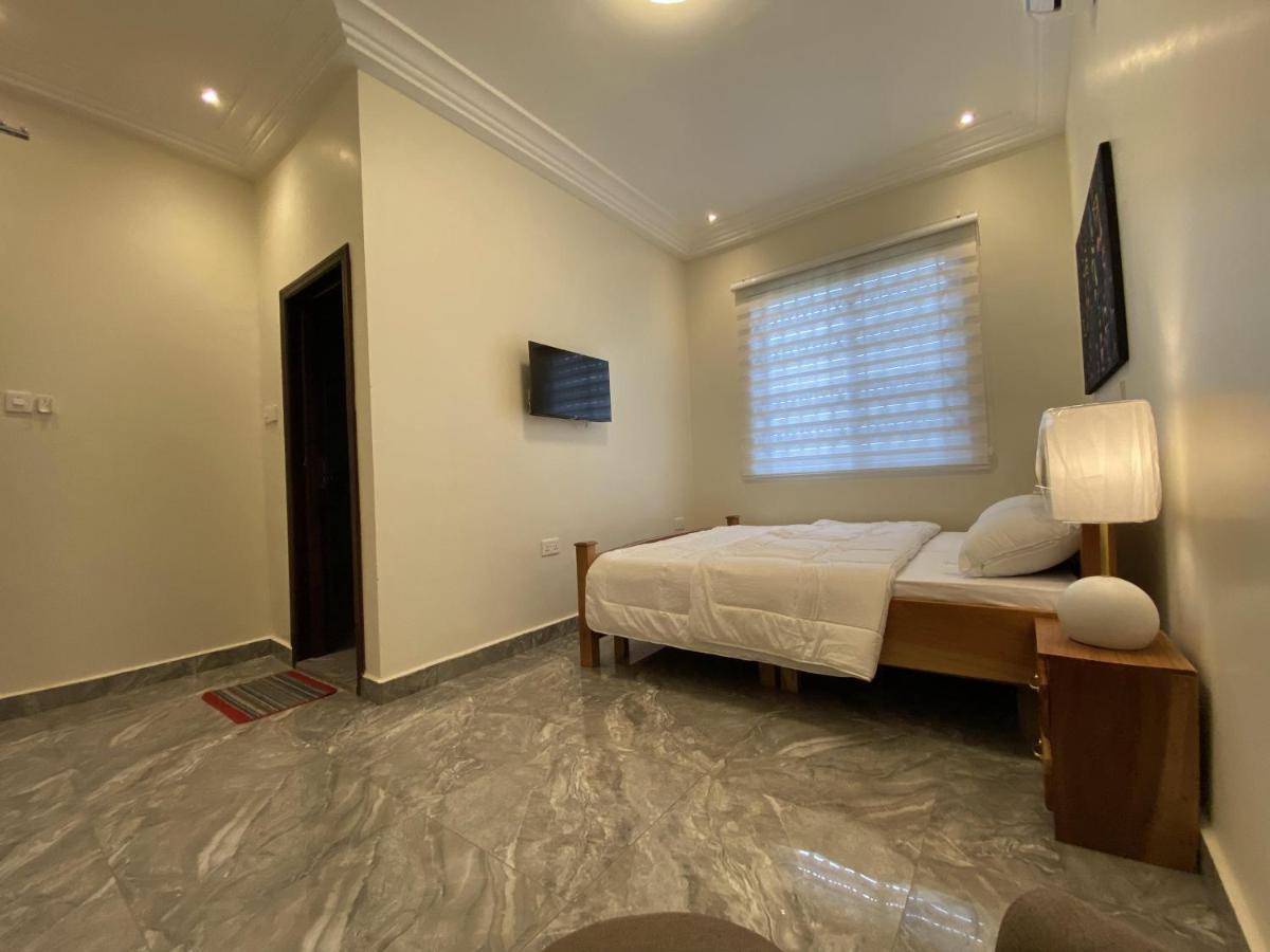 Eagle Vault Hotel Kwabenya ภายนอก รูปภาพ