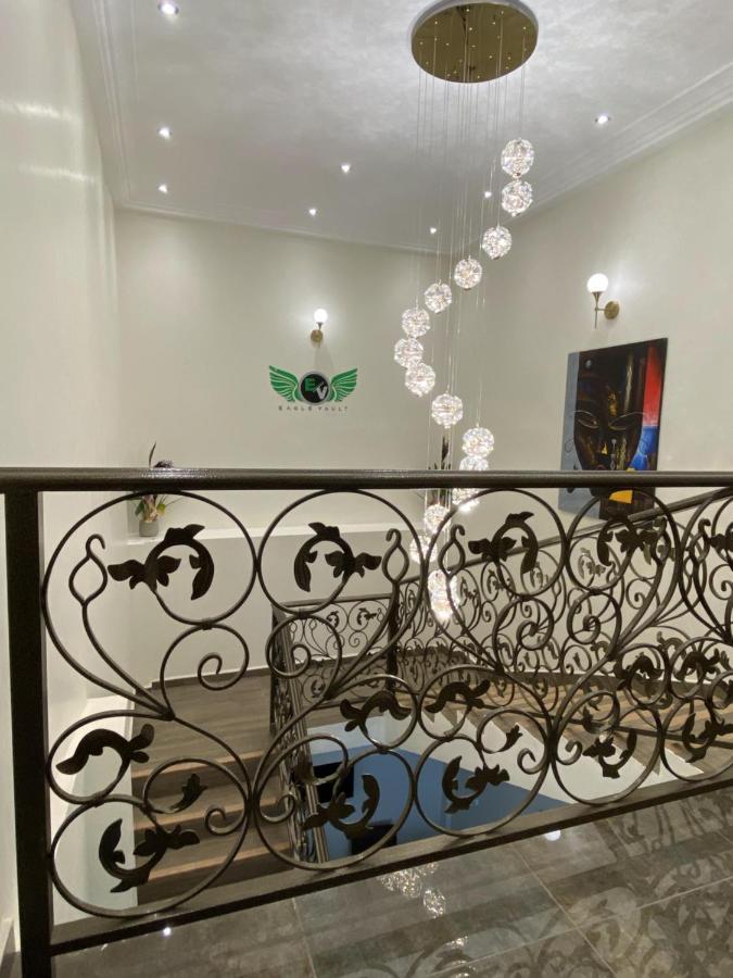 Eagle Vault Hotel Kwabenya ภายนอก รูปภาพ