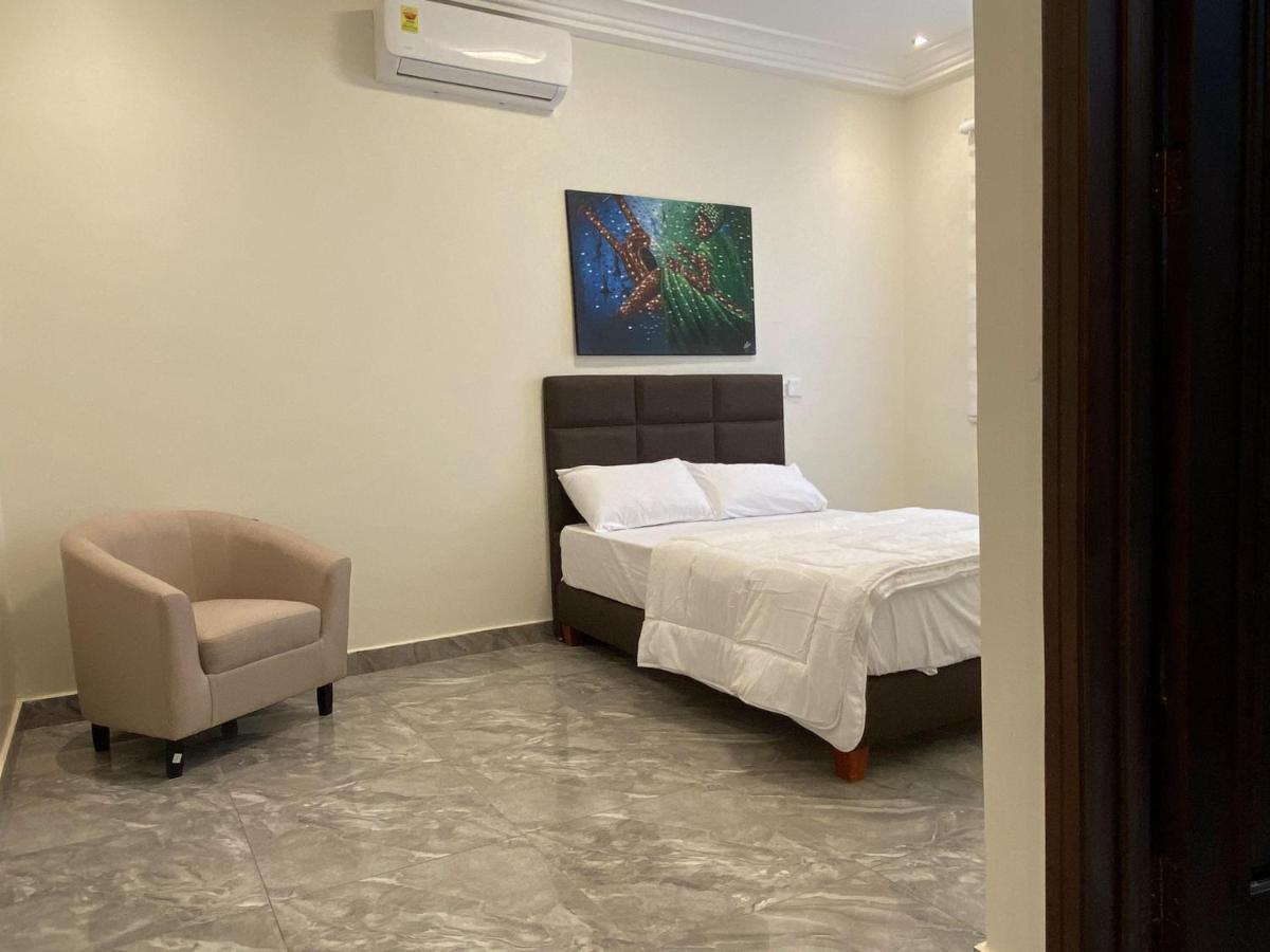 Eagle Vault Hotel Kwabenya ภายนอก รูปภาพ