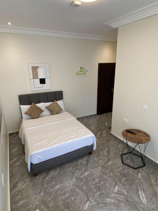 Eagle Vault Hotel Kwabenya ภายนอก รูปภาพ