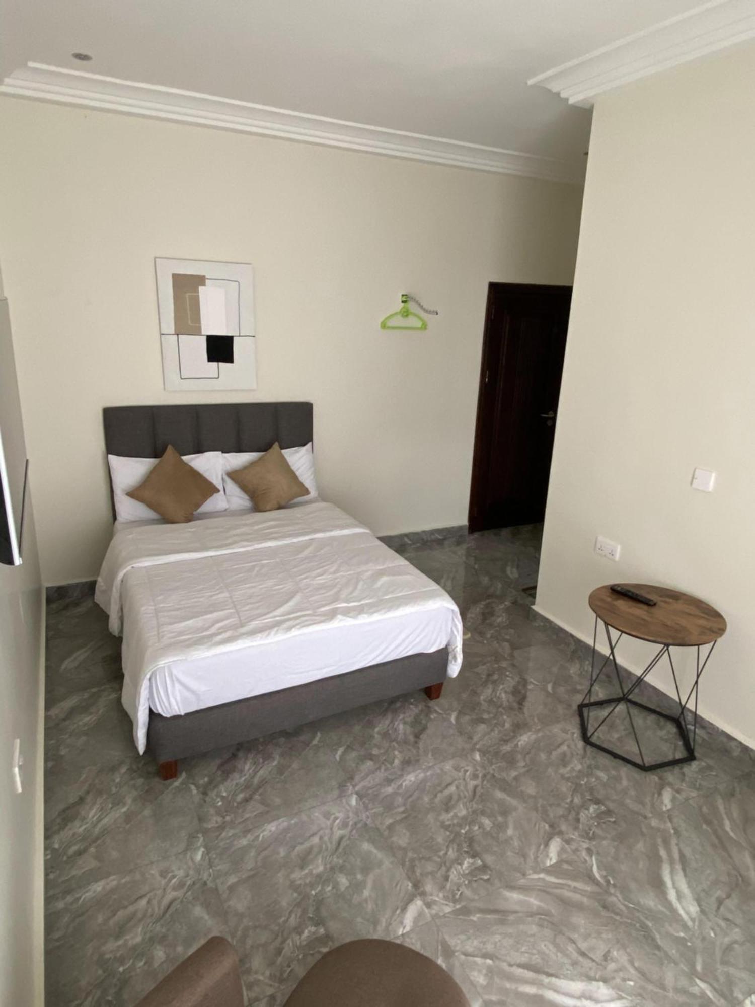 Eagle Vault Hotel Kwabenya ภายนอก รูปภาพ